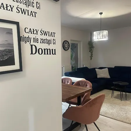 アパート Majka Na Wydmach ポビエロボ