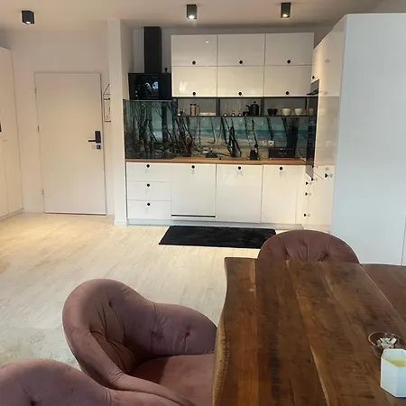 アパート Majka Na Wydmach ポビエロボ